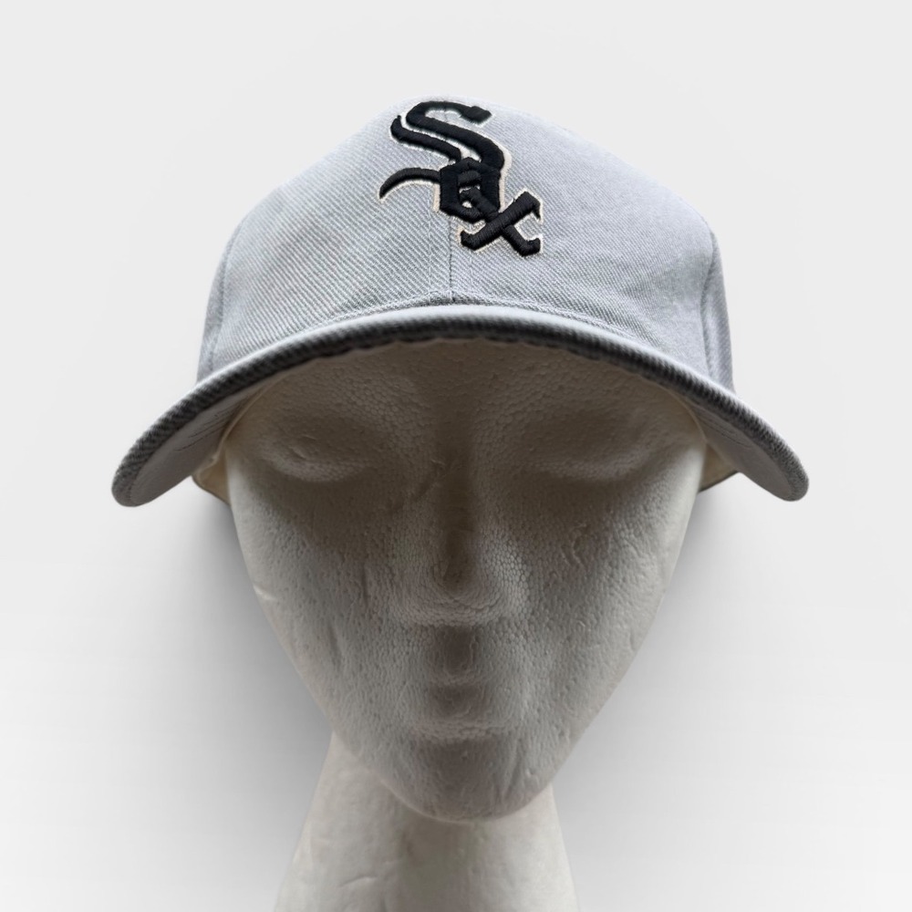 MLB Chicago White Sox Hat Mens 7 1/2‎ Fitted Embroidered Logo Gray